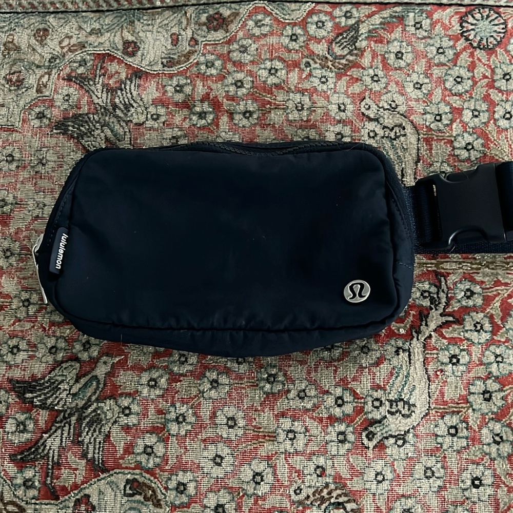 Lululemon beltbag